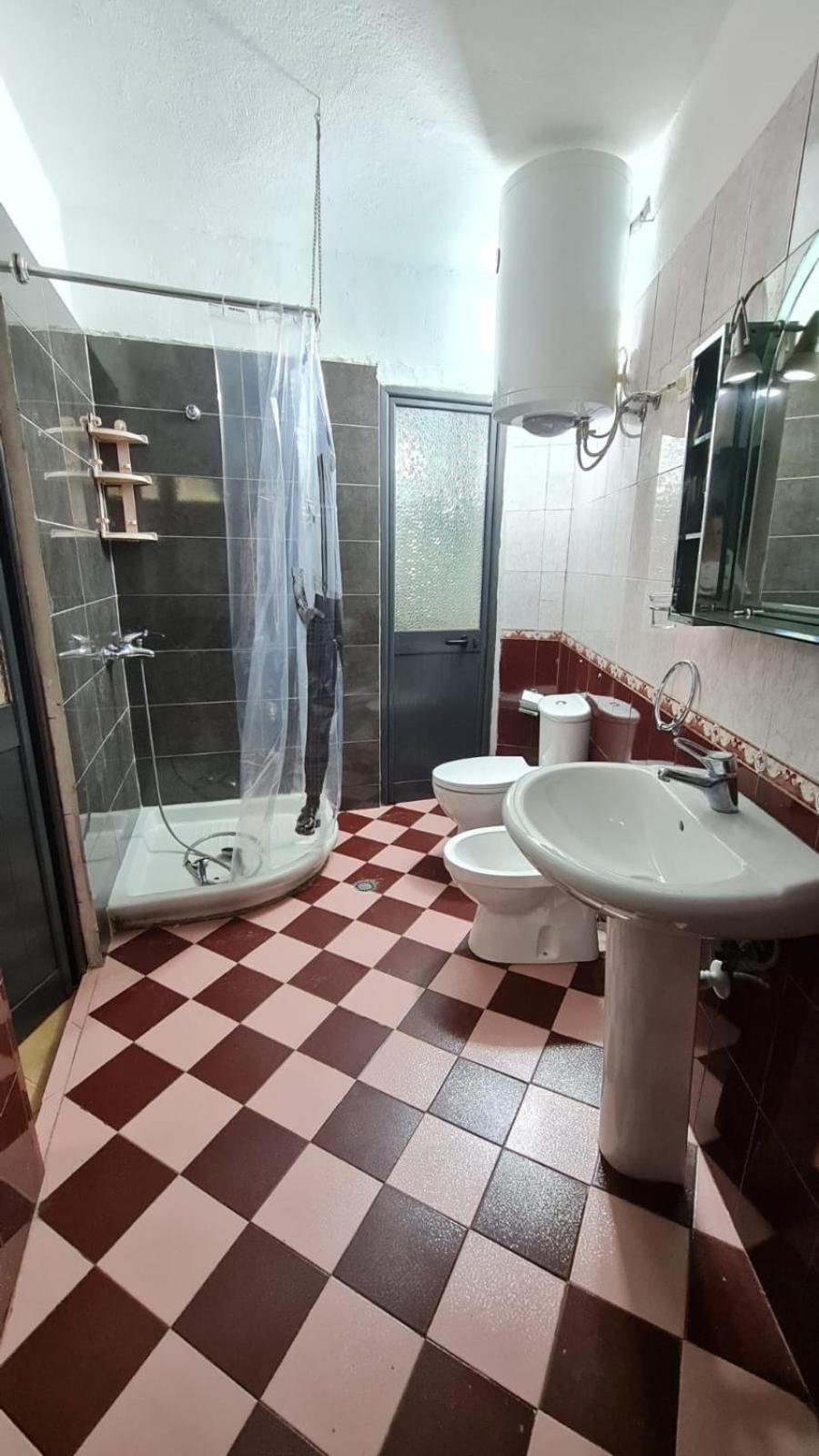 Calmly, Spacious Apartment Next To Usa Embassy Тирана Екстер'єр фото