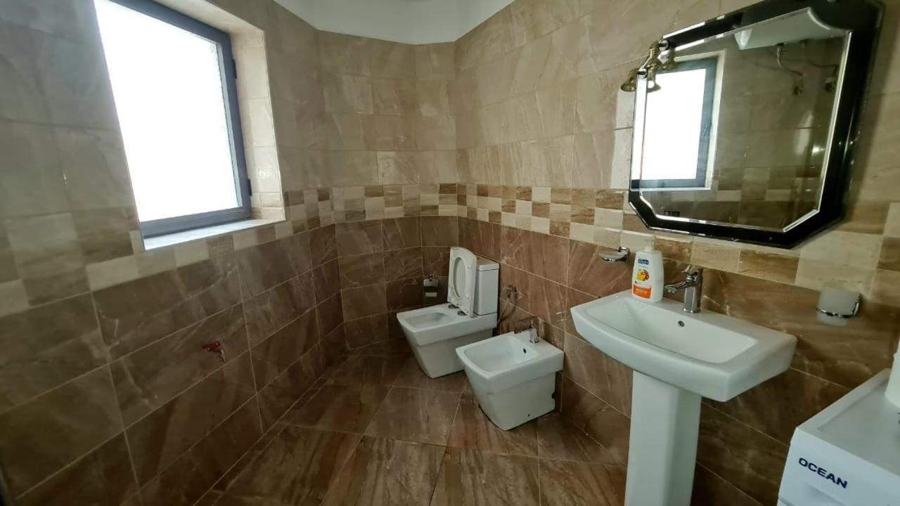 Calmly, Spacious Apartment Next To Usa Embassy Тирана Екстер'єр фото