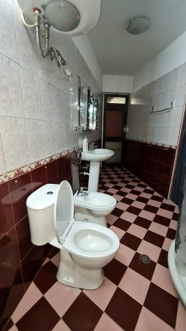 Calmly, Spacious Apartment Next To Usa Embassy Тирана Екстер'єр фото