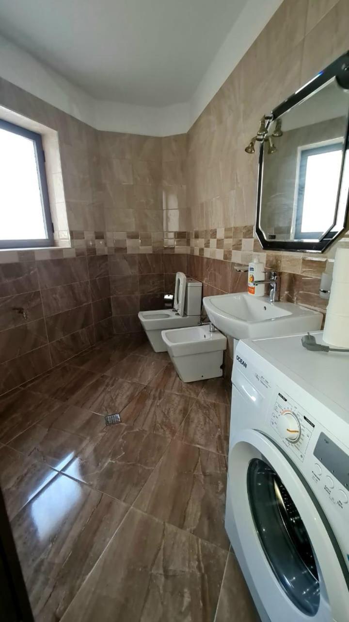 Calmly, Spacious Apartment Next To Usa Embassy Тирана Екстер'єр фото