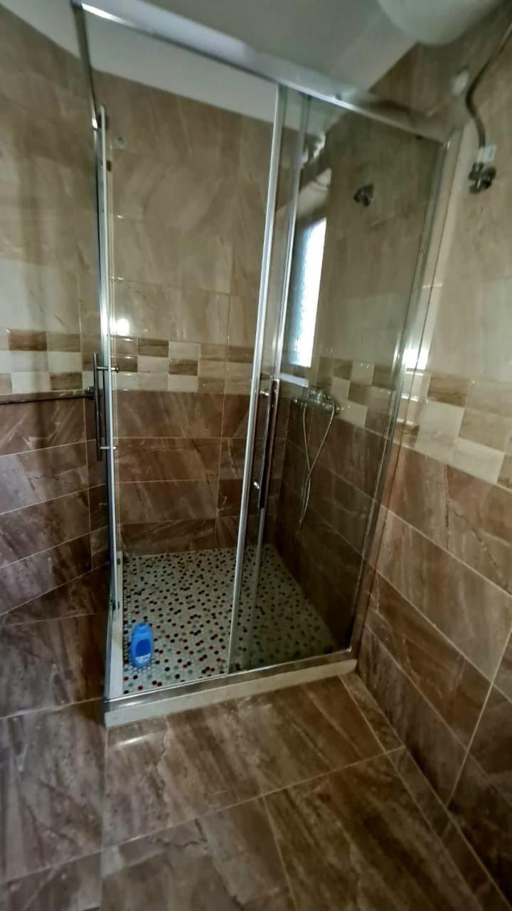 Calmly, Spacious Apartment Next To Usa Embassy Тирана Екстер'єр фото