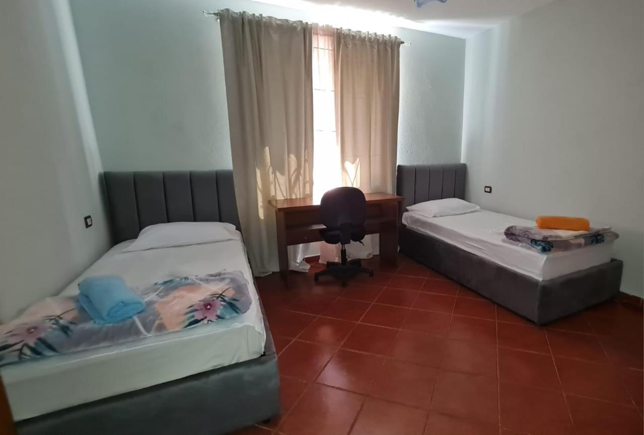 Calmly, Spacious Apartment Next To Usa Embassy Тирана Екстер'єр фото