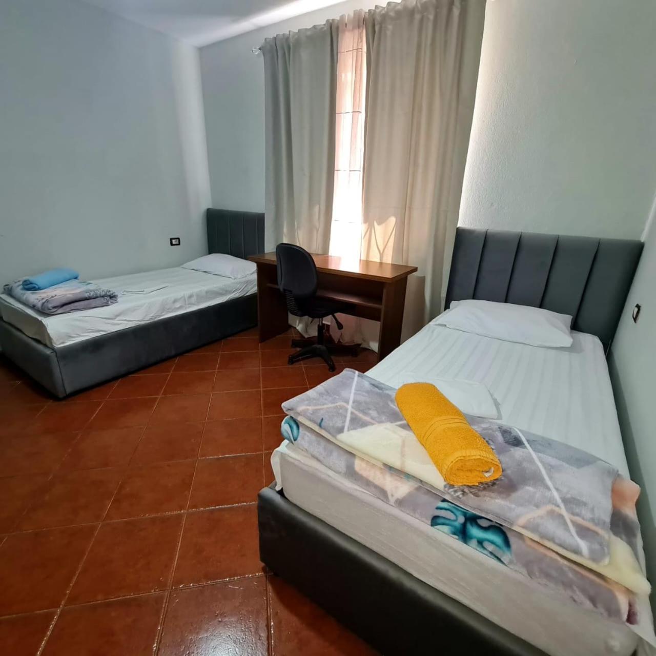 Calmly, Spacious Apartment Next To Usa Embassy Тирана Екстер'єр фото